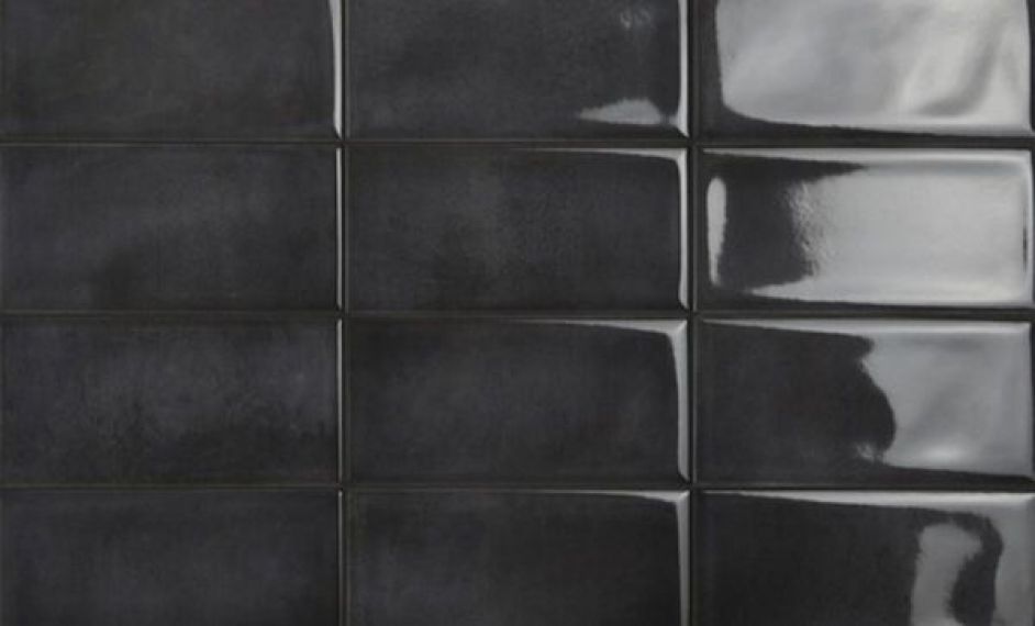 512071 BE IN BLACK 10X20