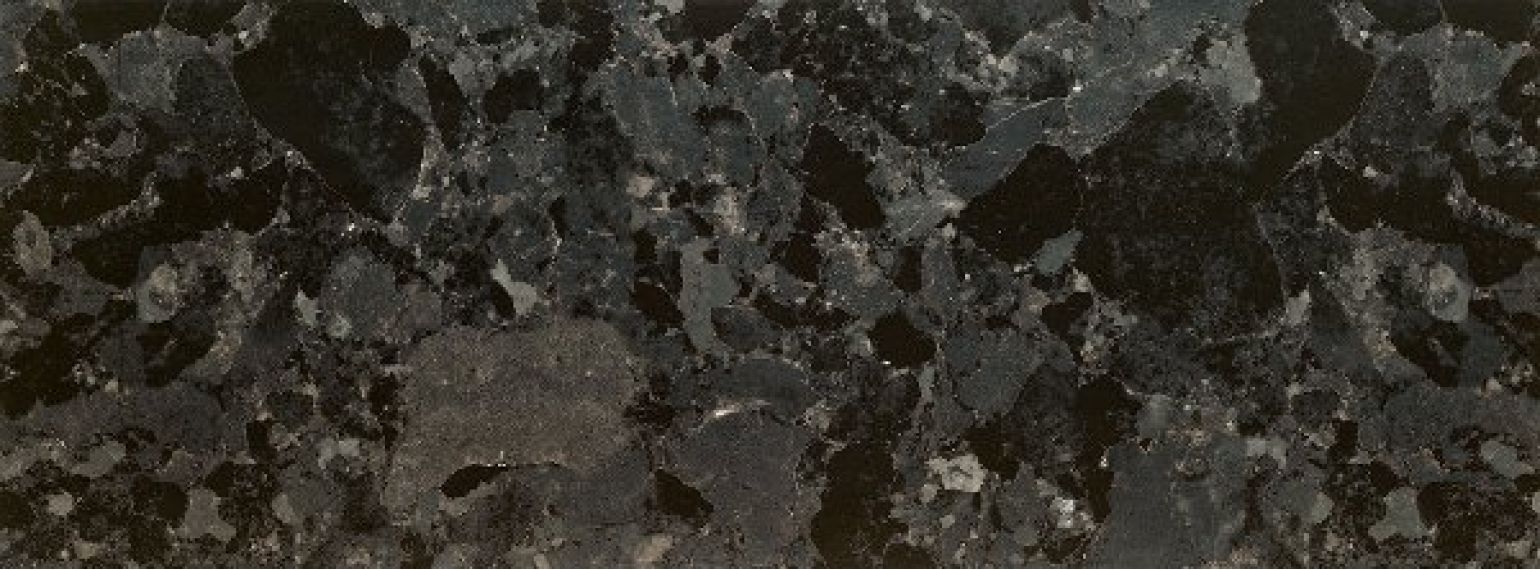 Scoria black 32.8x89.8