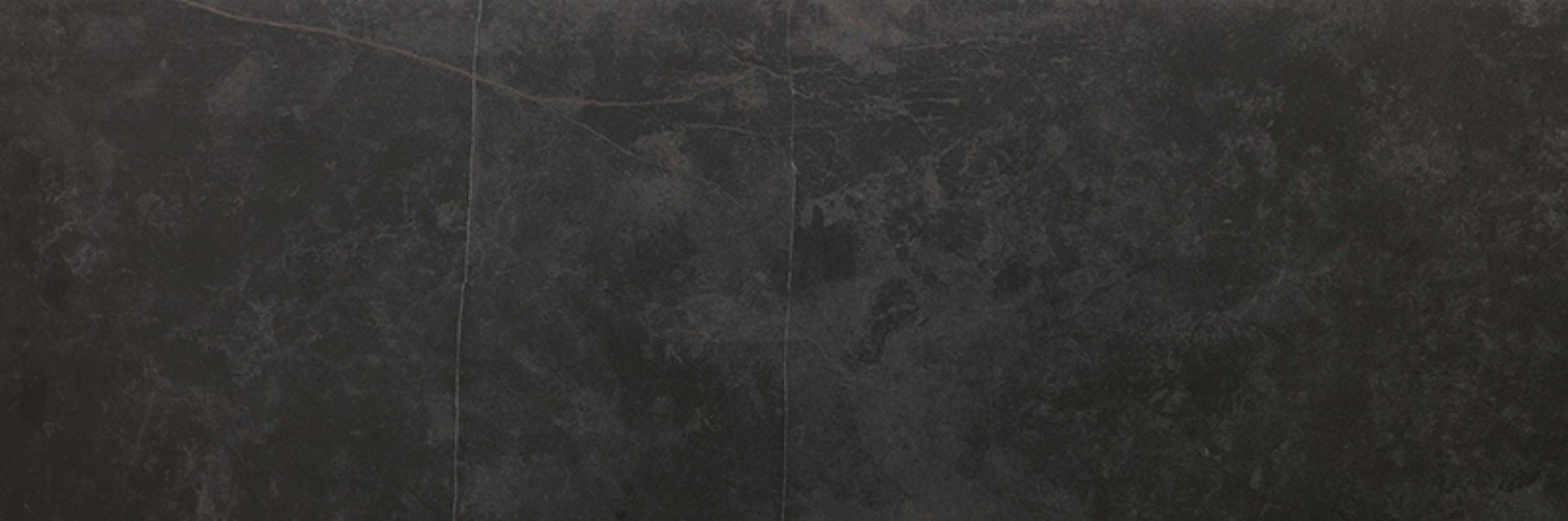 V1440352 Magma Black 33.3x100