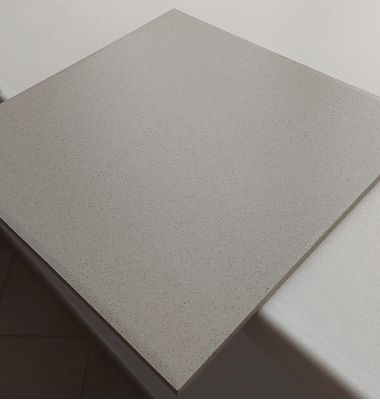 КDK01A02M Контакт соль/перец светло-серый 30х30x7