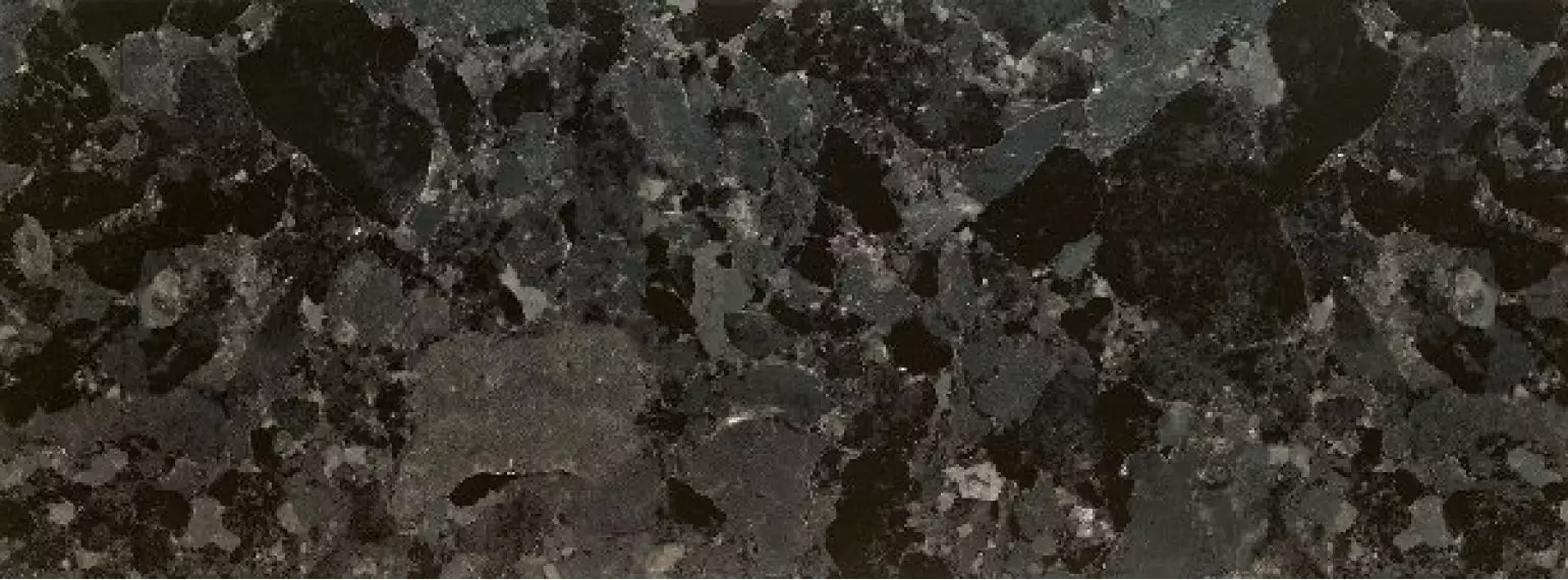 Scoria black 32.8x89.8